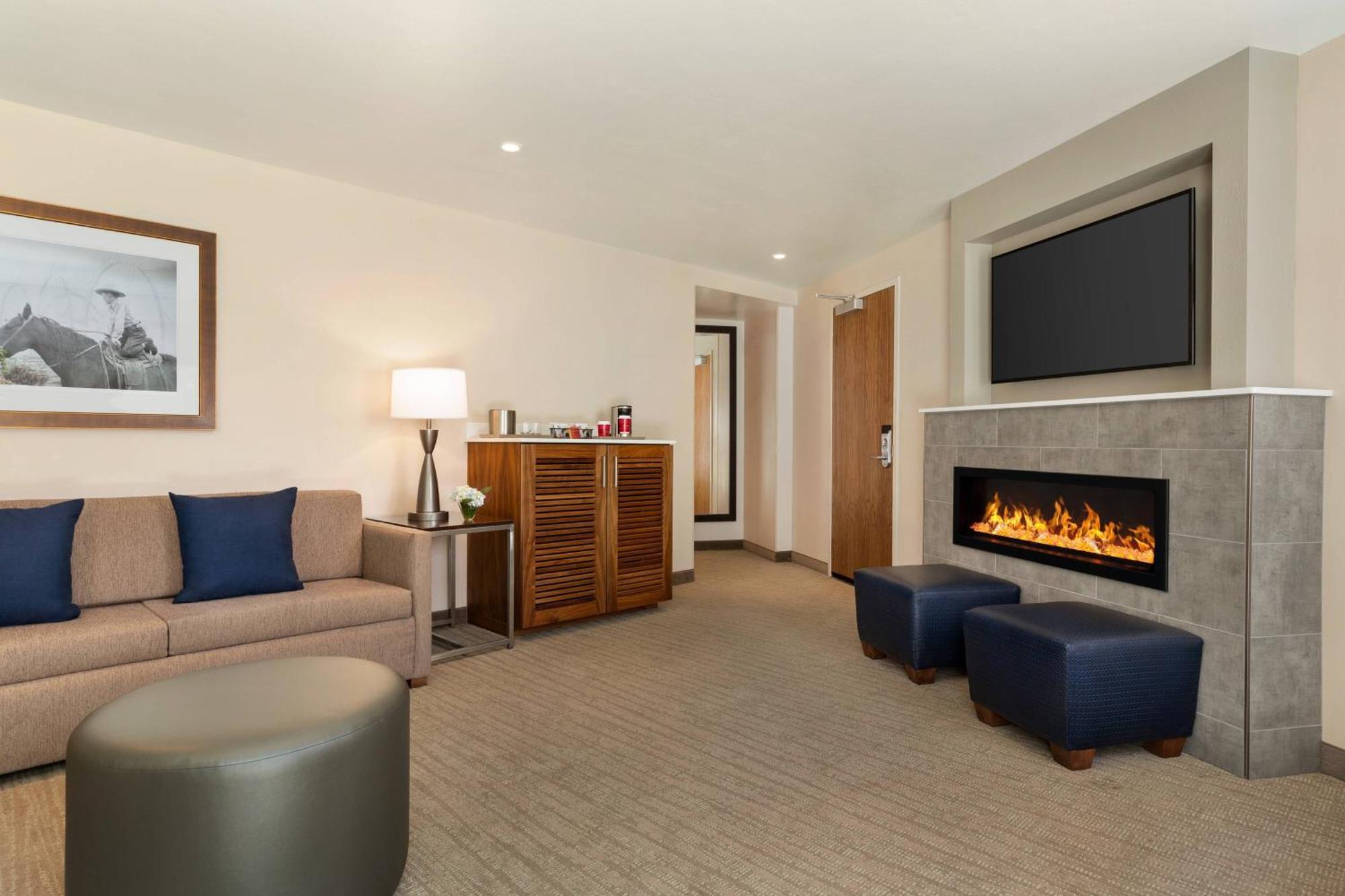 Delta Hotels By Marriott Helena Colonial Ngoại thất bức ảnh